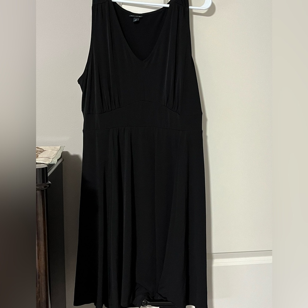 Elegant Black Sleeveless Dress
